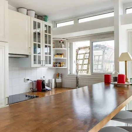 Vaugirard Lecourbe 2br Avec Balcon Lejlighed