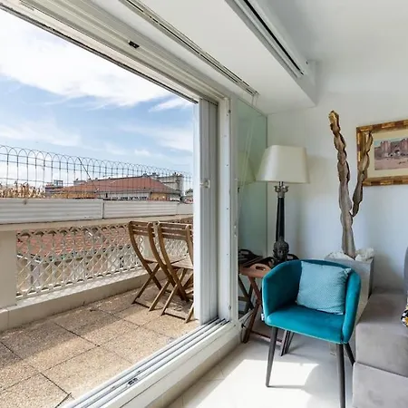 Vaugirard Lecourbe 2br Avec Balcon Lejlighed *